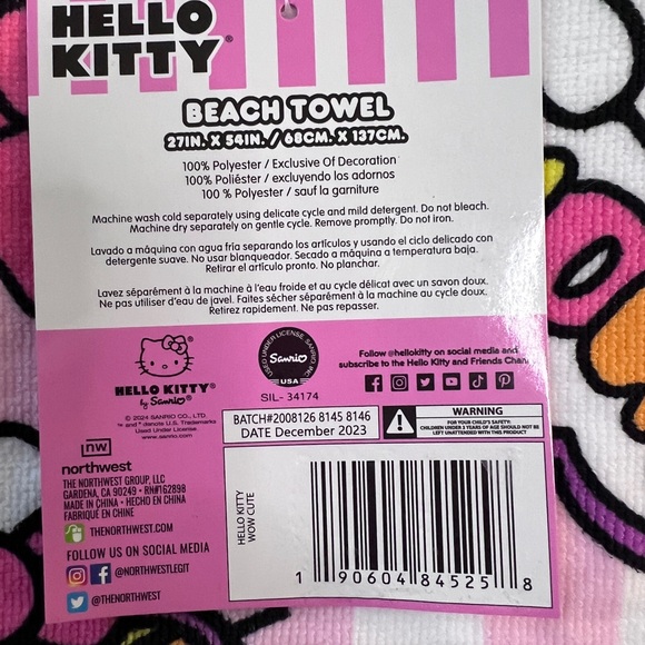 Hello Kitty Beach Towel - Picture 6 of 7
